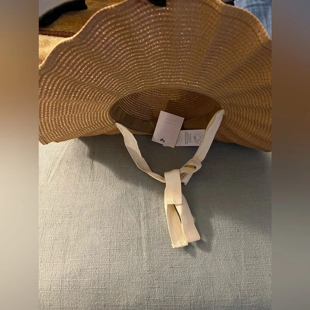 Hat - Picture 2 of 4